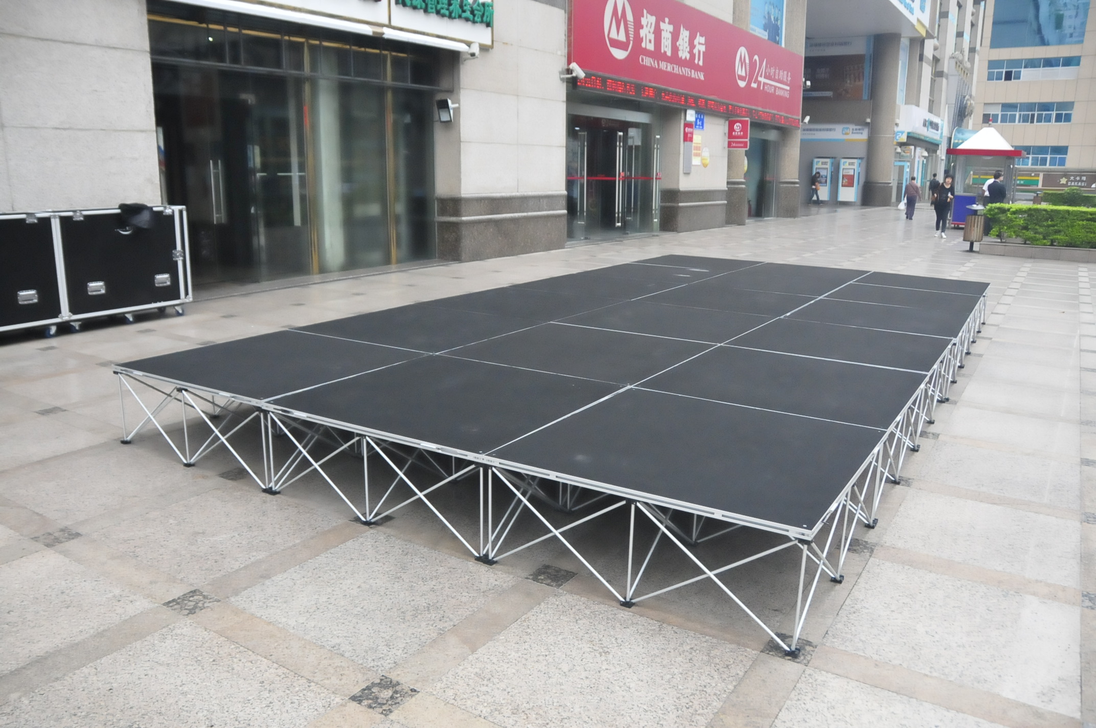 portable stage