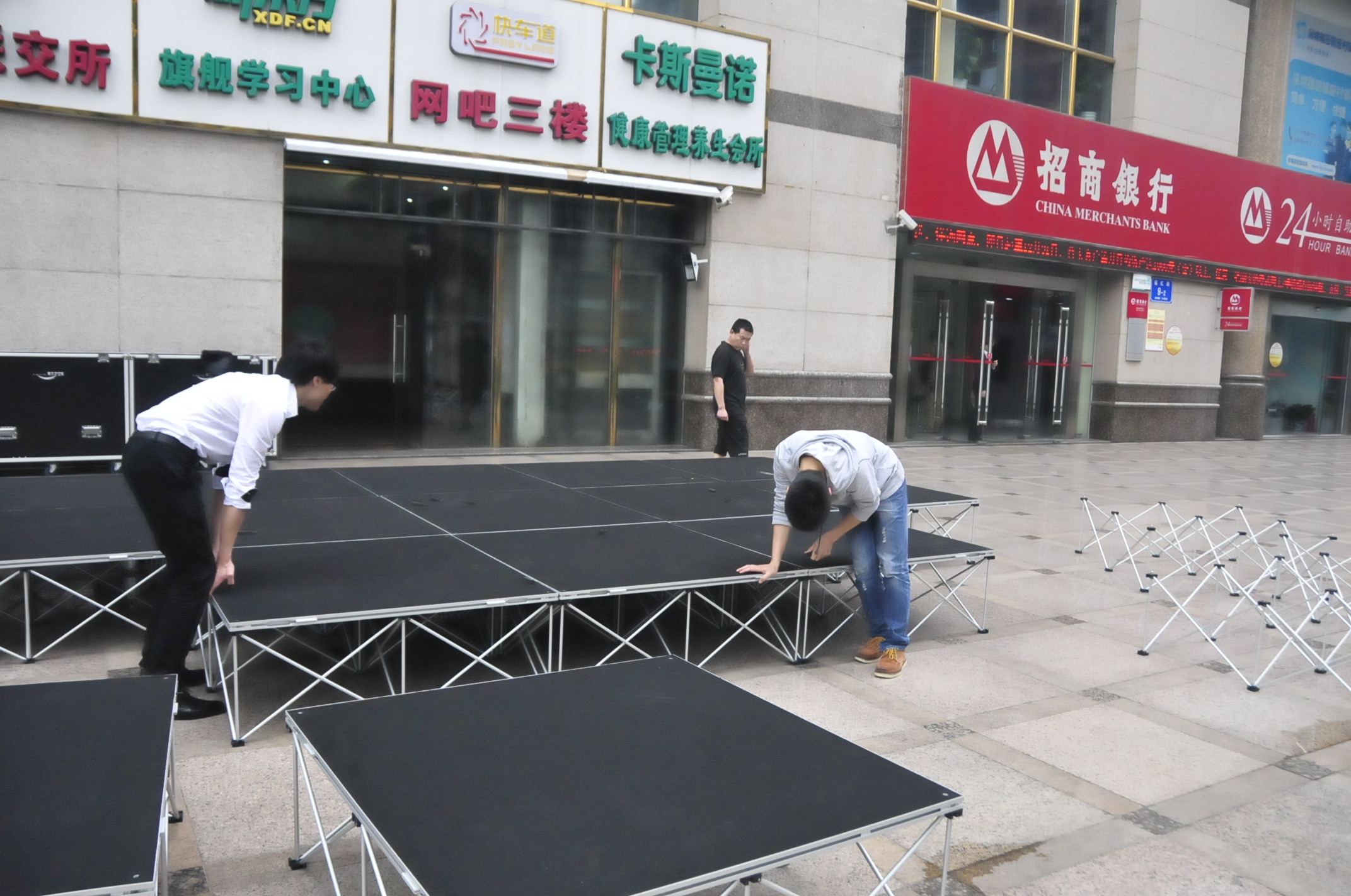 Portable stage Portable stage