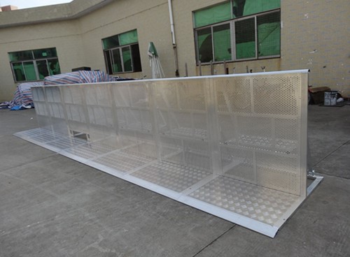 crowd barrier crowd barrier