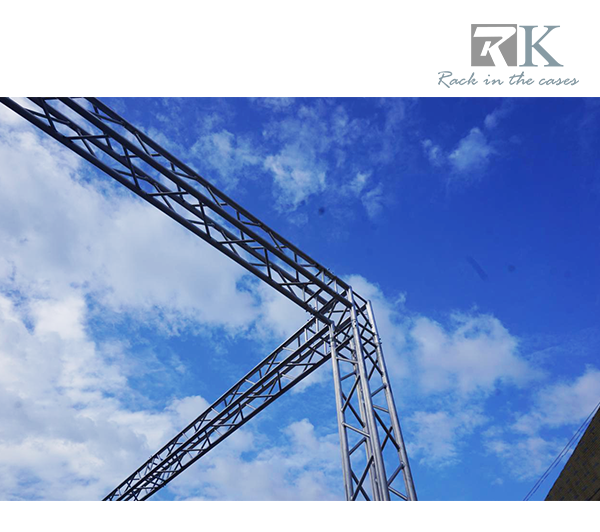 RK stage truss