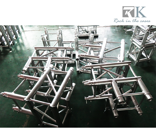 RK stage truss